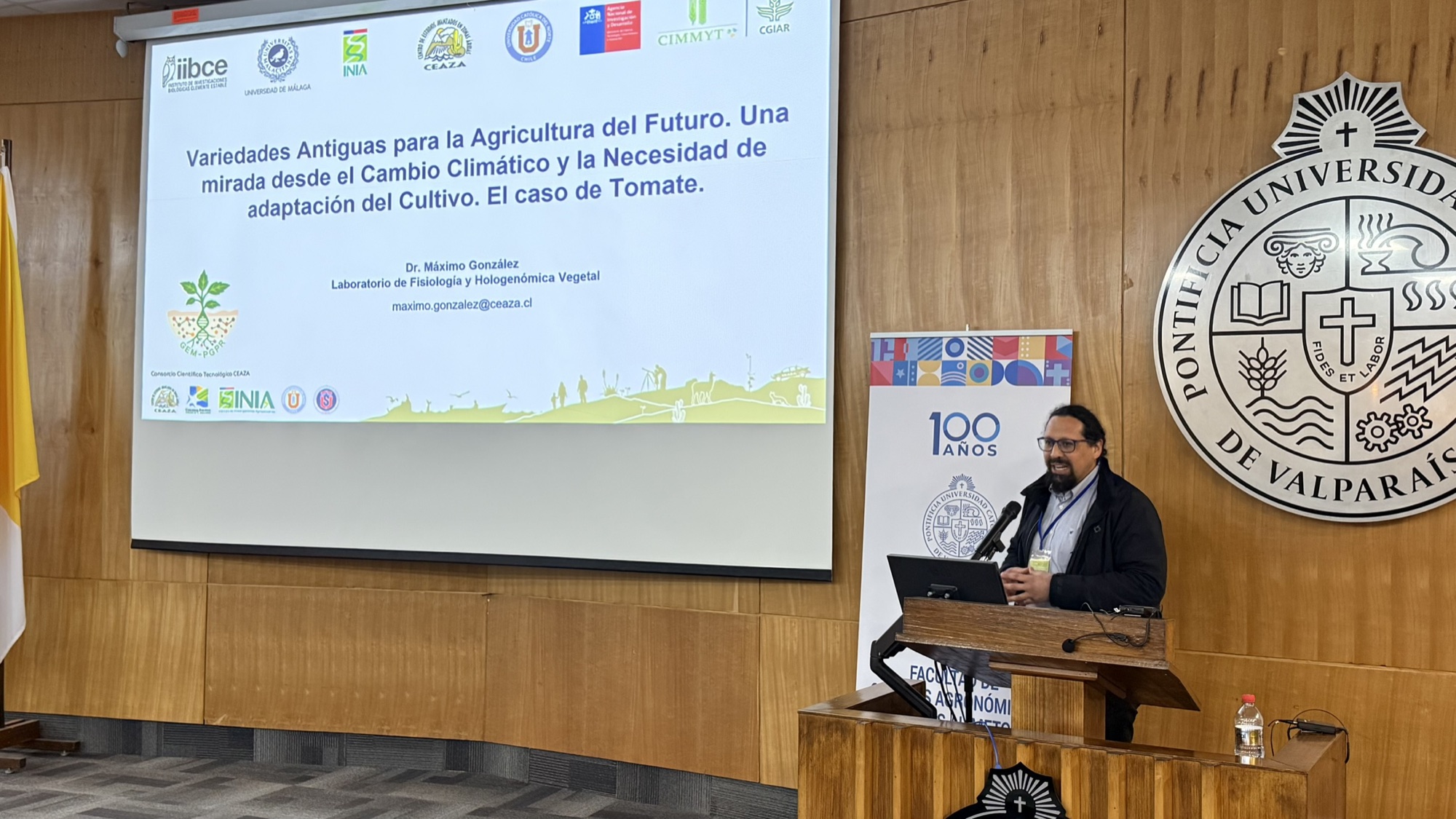 Dr. Máximo González durante su presentación en el Encuentro de Agrobiodiversidad